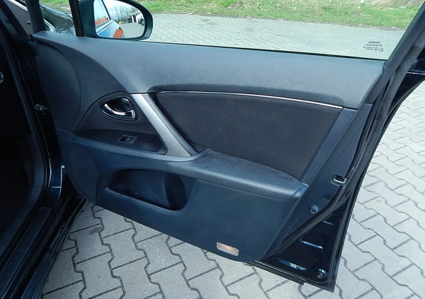 Toyota Avensis cena 31900 przebieg: 228228, rok produkcji 2014 z Drezdenko małe 466
